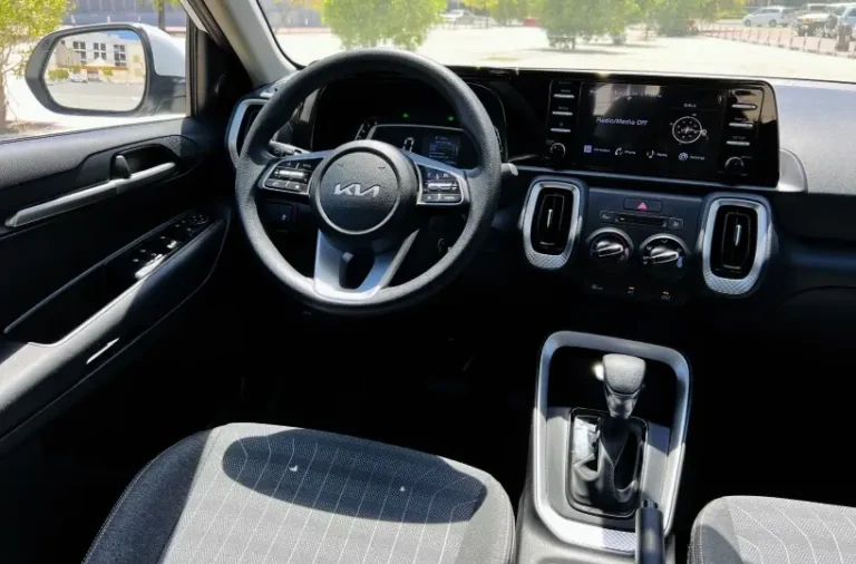 Rent Kia Sonet 2024 in Dubai